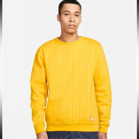 Nike SB Skate Crew Sweatshirt Pullover Loose Fit Size M Yellow excellent cond - Picture 1 of 5